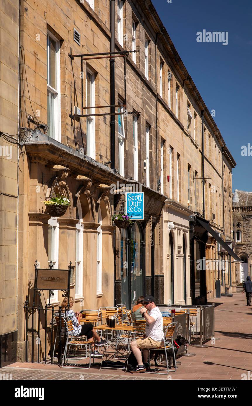 Regno Unito, Inghilterra, Cumbria, Carlisle, Devonshire Street, ristorante Thin White Duke nell'ex edificio del monastero Foto Stock