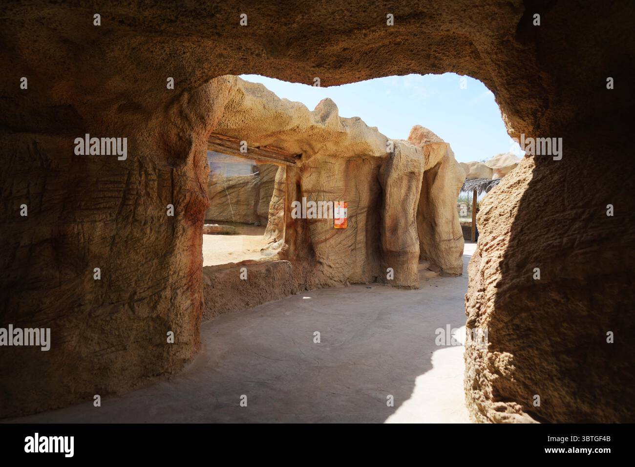 Il Midbarium o "Desertarium", anche il Jack, Joseph e Morton Mandel Animal Park, è uno zoo nel deserto e un parco divertimenti ai margini del deserto Foto Stock