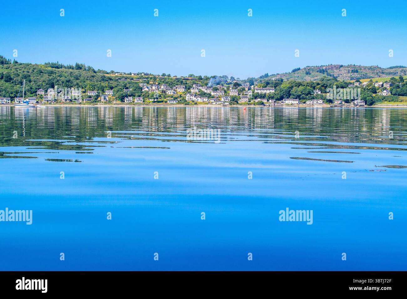 Villaggio di Kames sul Kyles di Bute, parte del Firth of Clyde, Scozia Foto Stock