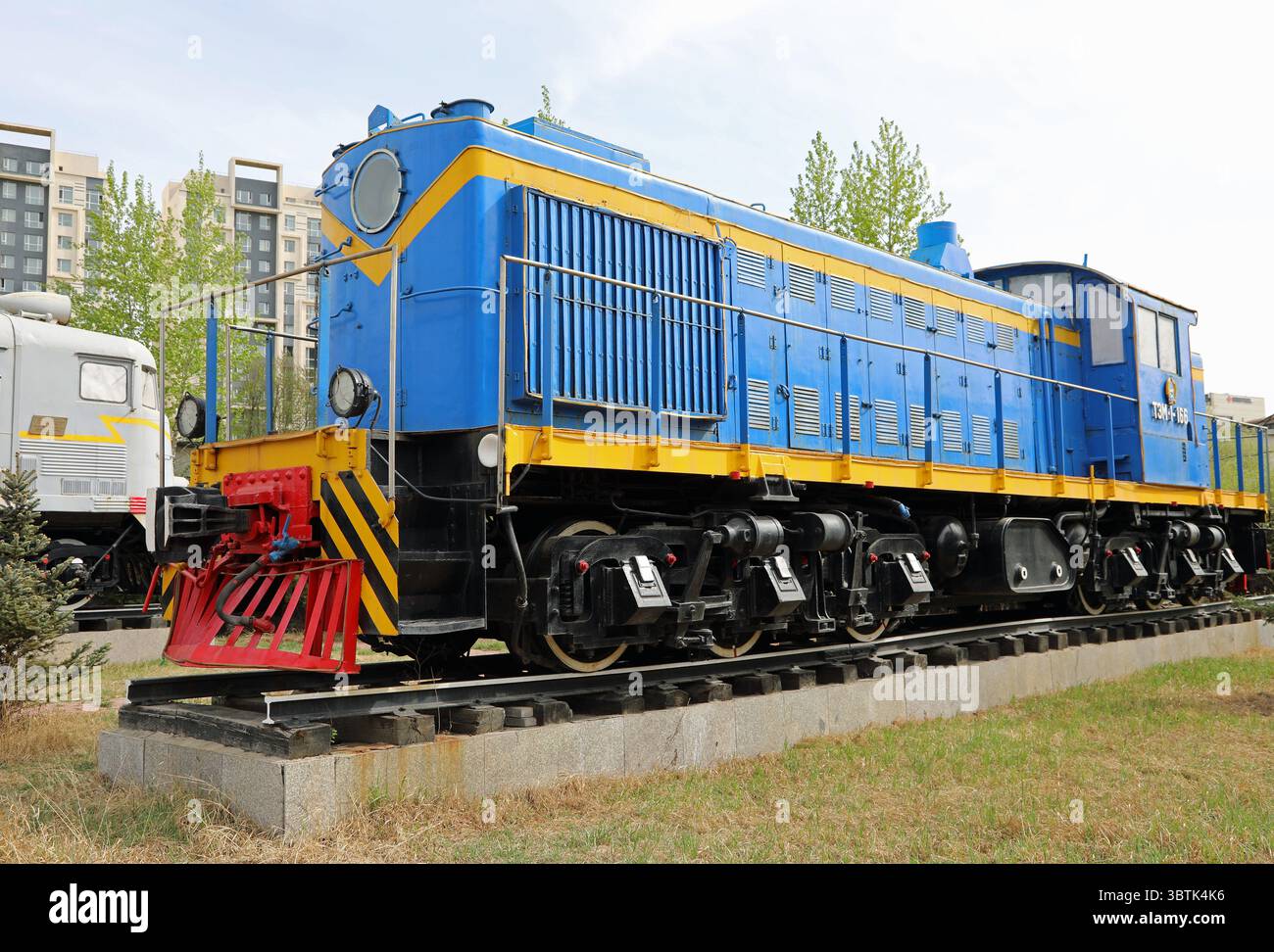Treni russi costruiti presso il Museo di storia delle ferrovie mongole Foto Stock