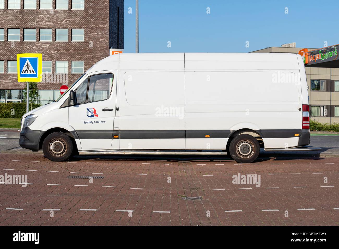 Pulmino Koeriers Mercedes-Benz Sprinter veloce Foto Stock
