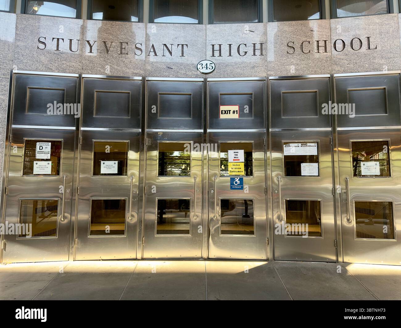 Stuyvesant Hight School, ingresso edificio, Battery Park City, Manhattan, New York City, New York, Stati Uniti Foto Stock