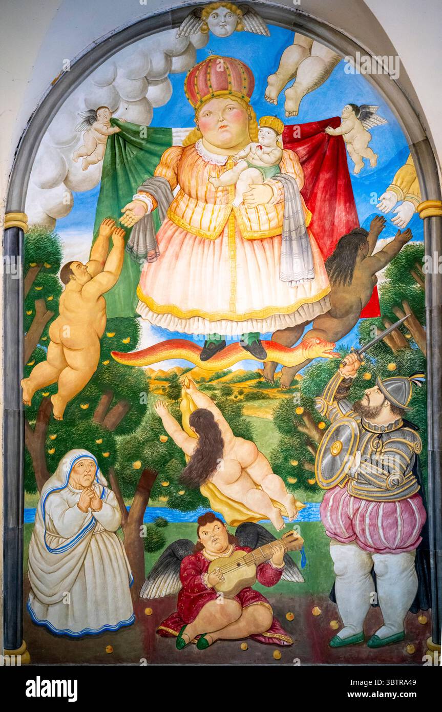 Audace affresco iconico del Paradiso di Fernando Botero, artista colombiano, nella chiesa della Miericordia a Pietrasanta, capitale storica di Foto Stock