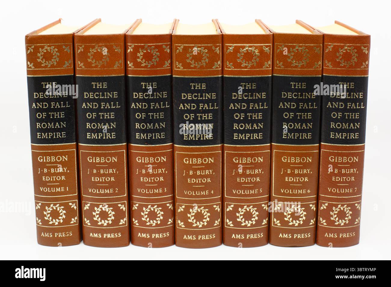 Set vintage di 7 volumi del declino e della caduta dell'Impero Romano di Edwin Gibbon. Foto Stock