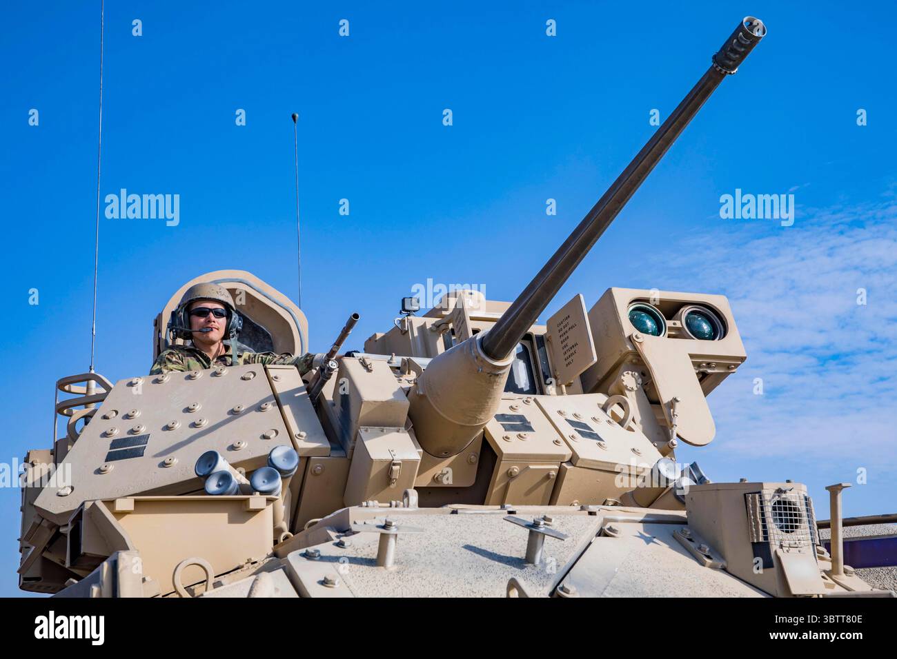13 novembre 2019 - Siria - soldati statunitensi nel 4th Battalion, 118th Infantry Regiment, 30th Armored Brigade Combat Team, North Carolina Army National Guard, attaccati alla 218th Maneuver Enhancement Brigade, South Carolina Army National Guard, forniscono le capacità M2A2 Bradley Fighting Vehicle per Combined Joint Task Force- Operation Inherent Resolve (CJTF-OIR) Eastern Syria 13 novembre 2019. Queste truppe di fanteria meccanizzata collaborano con le forze democratiche siriane per sconfiggere i resti dell'ISIS e proteggere le infrastrutture critiche nella Siria orientale. (Immagine di credito: © U.S. Army/ZUMA Wire/ZUMAPRESS.com) Foto Stock