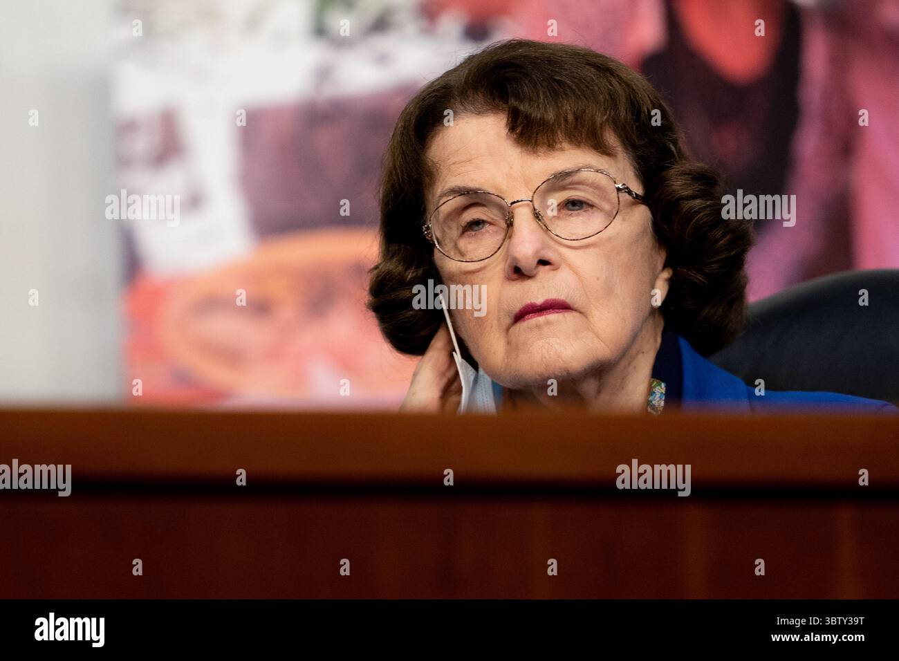12 ottobre 2020, Washington, District of Columbia, USA: La senatrice degli Stati Uniti Dianne Feinstein (democratica della California), membro della classifica, la commissione giudiziaria del Senato degli Stati Uniti partecipa al primo giorno dell'udienza di conferma del Senato del giudice Amy Coney Barrett alla Corte Suprema su Capitol Hill a Washington DC il 12 ottobre 2020 (immagine di credito: © Erin Schaff - Pool via CNP/CNP via ZUMA Wire) Foto Stock