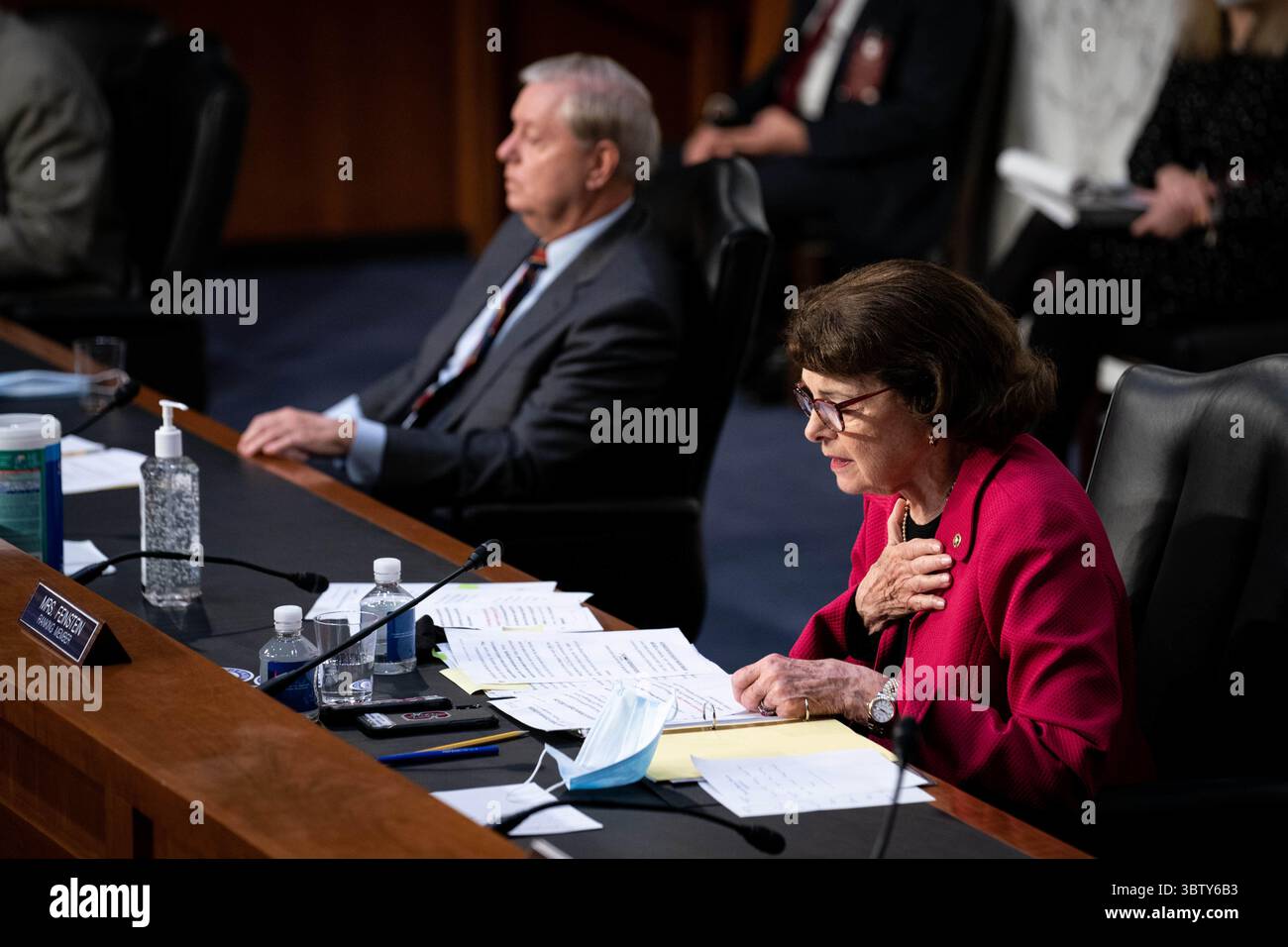 13 ottobre 2020, Washington, Distretto di Columbia, USA: La senatrice degli Stati Uniti Dianne Feinstein (Democratica della California), membro della classifica, il Comitato giudiziario del Senato degli Stati Uniti parla durante l'audizione di conferma del Senato del giudice Amy Coney Barrett alla Corte Suprema di Capitol Hill a Washington DC il 13 ottobre 2020 (immagine di credito: © Erin Schaff - Pool via CNP/CNP via ZUMA Wire) Foto Stock