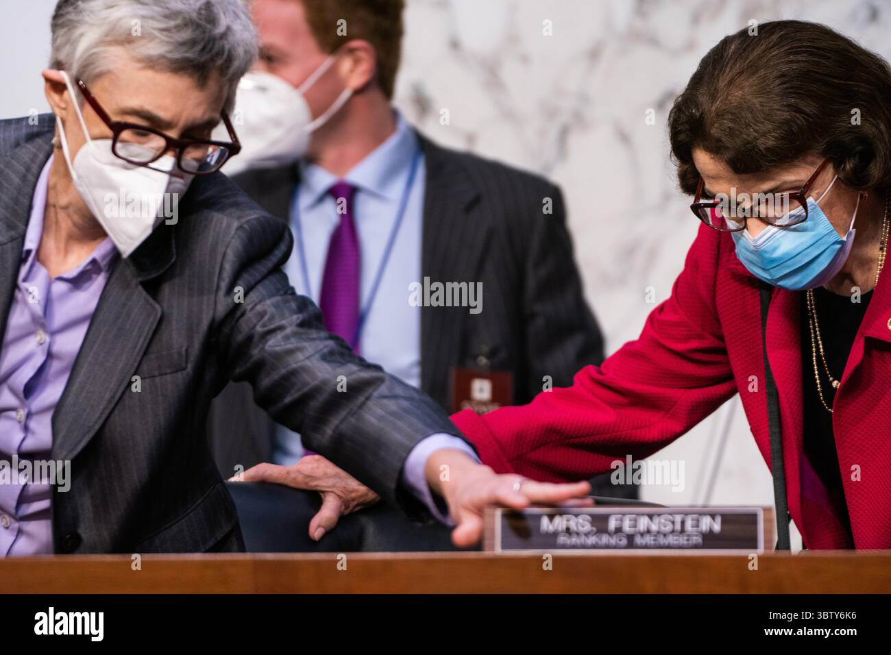 13 ottobre 2020, Washington, Distretto di Columbia, USA: Senatrice degli Stati Uniti Dianne Feinstein (Democratica della California), membro della classifica, Commissione giudiziaria del Senato degli Stati Uniti durante il secondo giorno del Comitato giudiziario del Senato nomina del giudice della Corte Suprema Amy Coney Barrett su Capitol Hill a Washington DC 13 ottobre 2020 (immagine di credito: © Demetrius Freeman - Pool via CNP/CNP via ZUMA Wire) Foto Stock