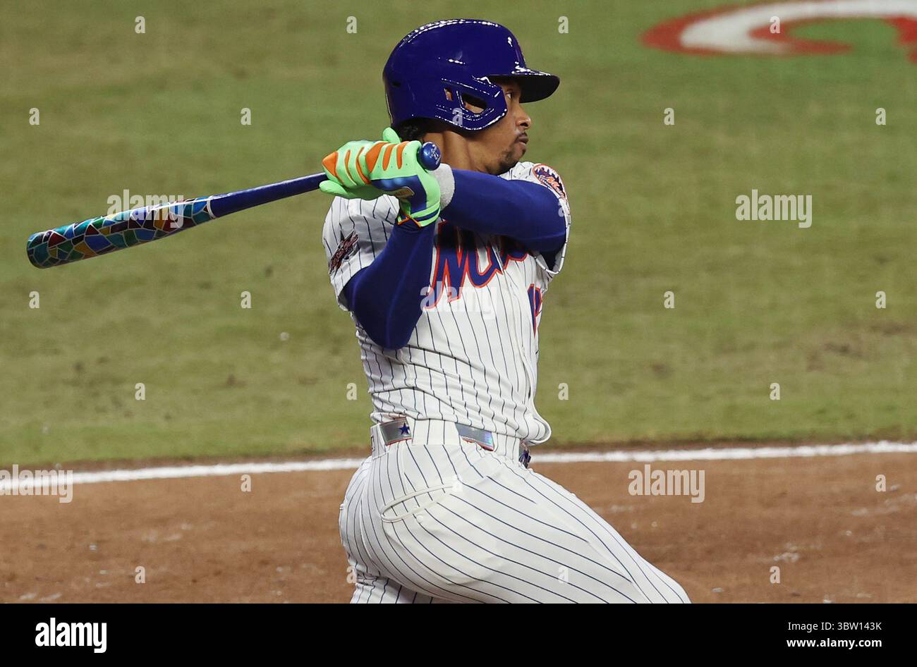 Atlanta, Stati Uniti. 15 luglio 2025. L'interbase della National League Francisco Lindor (NYM) sbarca nel sesto inning contro l'American League durante la partita MLB All-Star del 2025 al Truist Park di Atlanta, Georgia, martedì 15 luglio 2025. Foto di Mike Zarrilli/UPI. Crediti: UPI/Alamy Live News Foto Stock