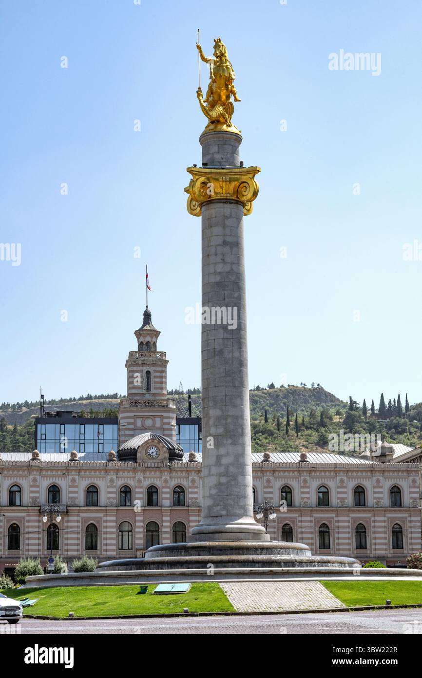 Tbilisi, Georgia. 11 luglio 2025. Freedom Square o Liberty Square si trova nel centro di Tbilisi, Georgia, all'estremità orientale di Rustaveli Avenu Foto Stock
