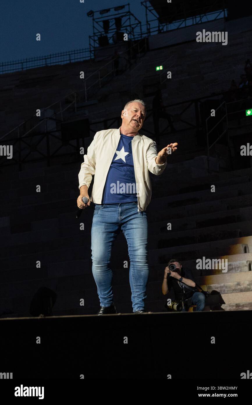 Arena, Verona, Italia, 15 luglio 2025, Jim Kerr (Simple Minds) durante Simple Minds - Concerto musicale Foto Stock