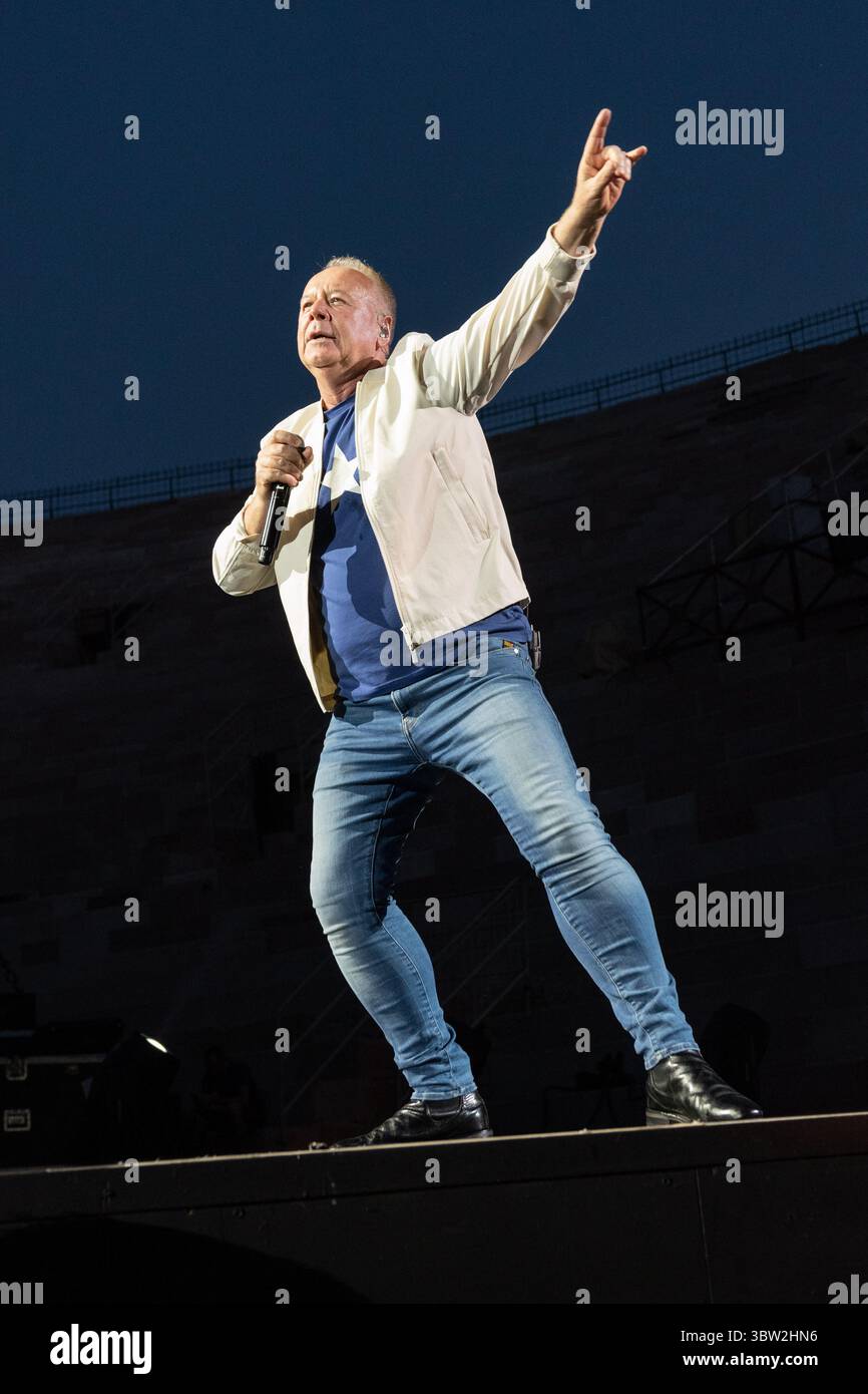 Arena, Verona, Italia, 15 luglio 2025, Jim Kerr (Simple Minds) durante Simple Minds - Concerto musicale Foto Stock