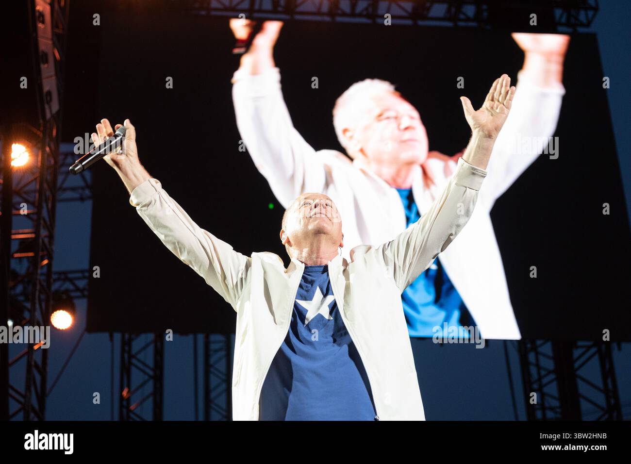 Arena, Verona, Italia, 15 luglio 2025, Jim Kerr (Simple Minds) durante Simple Minds - Concerto musicale Foto Stock