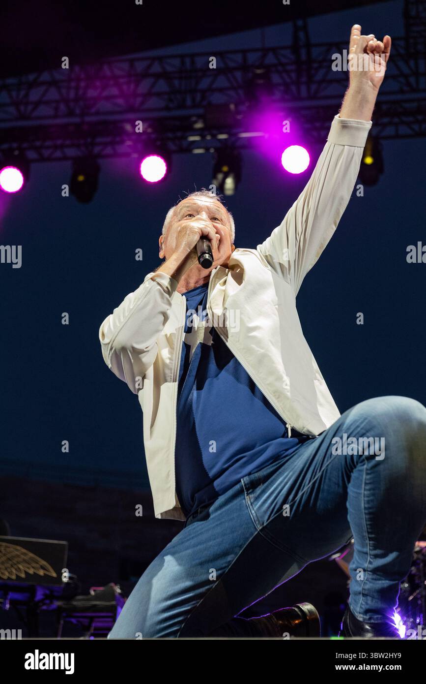 Arena, Verona, Italia, 15 luglio 2025, Jim Kerr (Simple Minds) durante Simple Minds - Concerto musicale Foto Stock