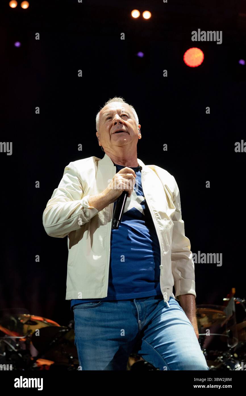 Arena, Verona, Italia, 15 luglio 2025, Jim Kerr (Simple Minds) durante Simple Minds - Concerto musicale Foto Stock