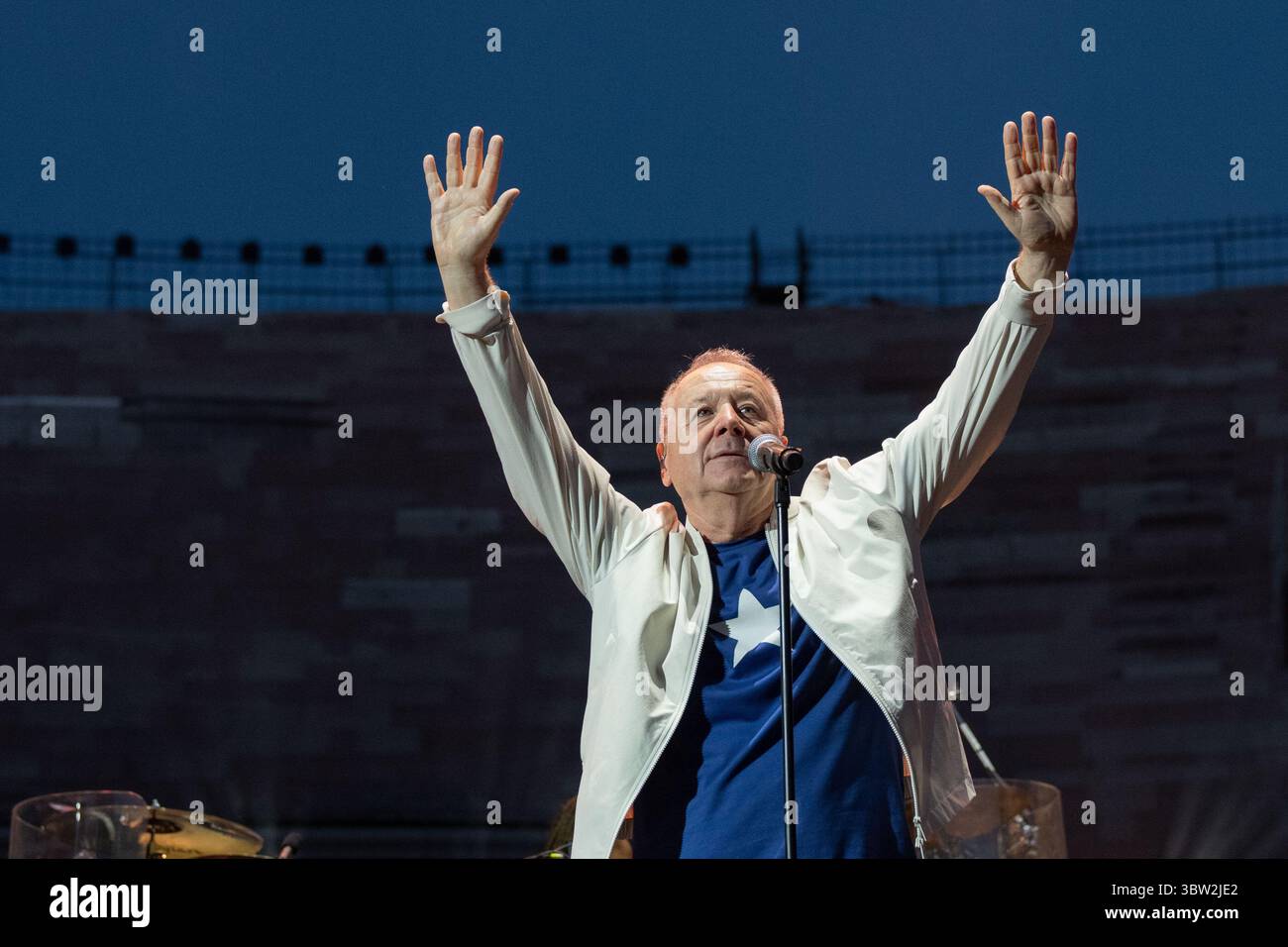 Arena, Verona, Italia, 15 luglio 2025, Jim Kerr (Simple Minds) durante Simple Minds - Concerto musicale Foto Stock