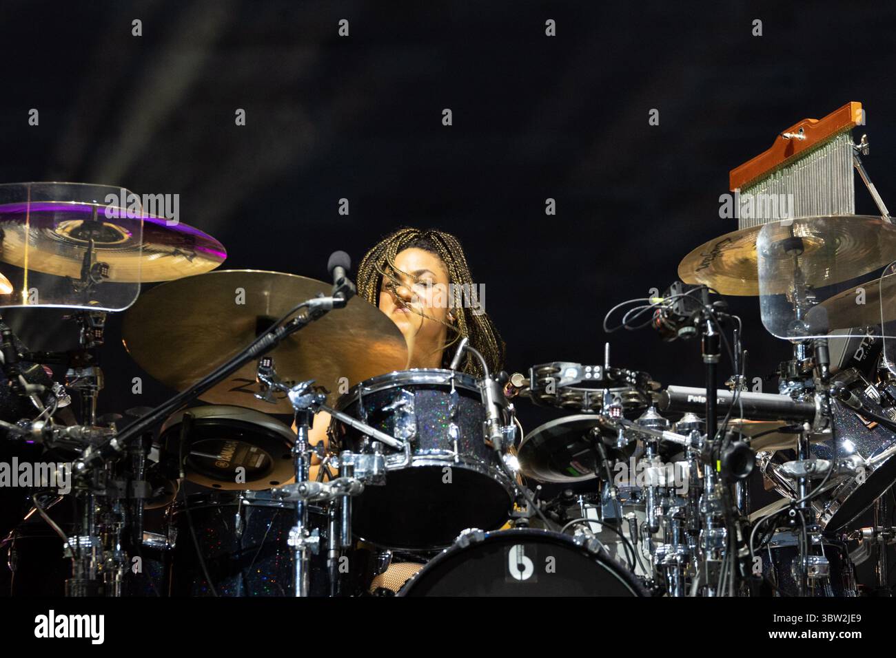 Arena, Verona, Italia, 15 luglio 2025, Cherisse Osei (menti semplici) durante Simple Minds - Concerto musicale Foto Stock