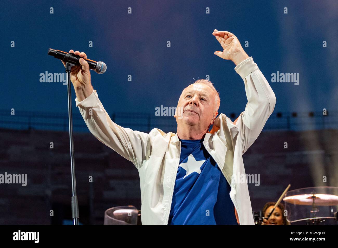 Arena, Verona, Italia, 15 luglio 2025, Jim Kerr (Simple Minds) durante Simple Minds - Concerto musicale Foto Stock