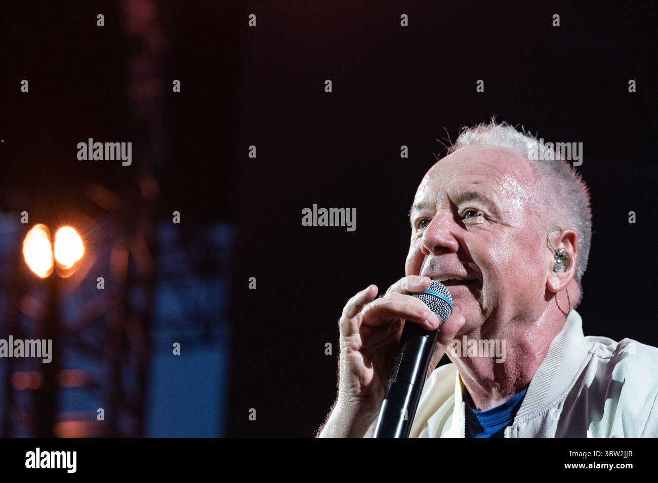 Arena, Verona, Italia, 15 luglio 2025, Jim Kerr (Simple Minds) durante Simple Minds - Concerto musicale Foto Stock
