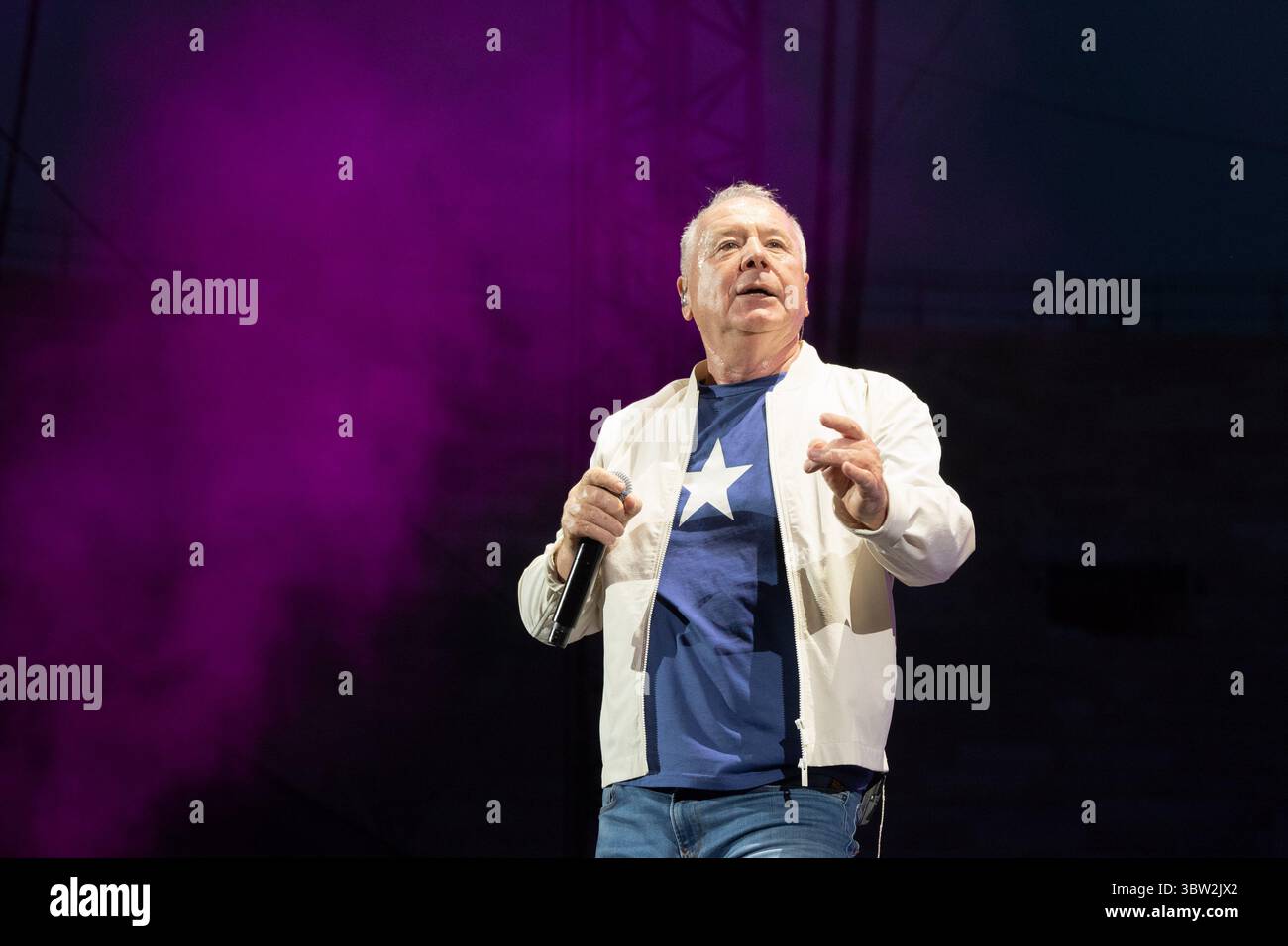 Arena, Verona, Italia, 15 luglio 2025, Jim Kerr (Simple Minds) durante Simple Minds - Concerto musicale Foto Stock