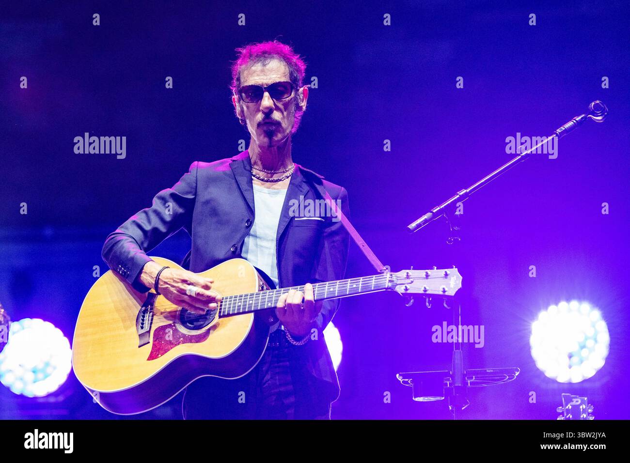 Arena, Verona, Italia, 15 luglio 2025, Gordy Goudie (Simple Minds) durante Simple Minds - Concerto musicale Foto Stock