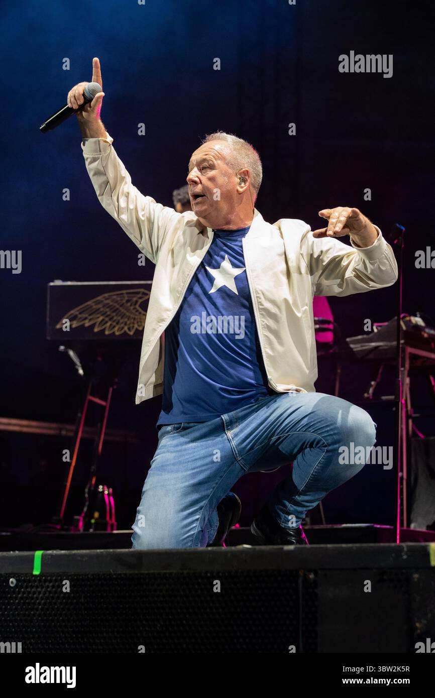 Arena, Verona, Italia, 15 luglio 2025, Jim Kerr (Simple Minds) durante Simple Minds - Concerto musicale Foto Stock