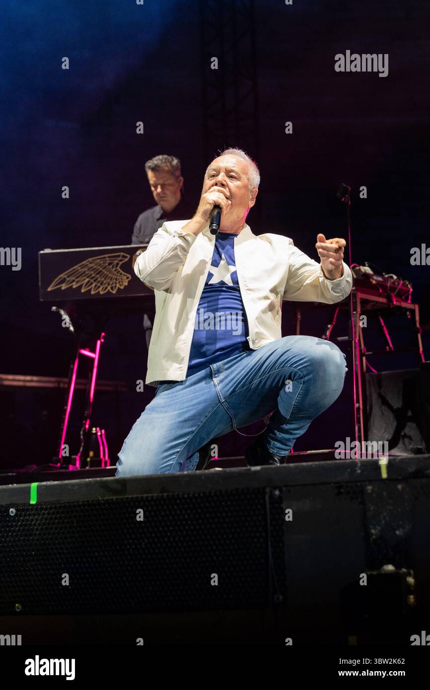 Arena, Verona, Italia, 15 luglio 2025, Jim Kerr (Simple Minds) durante Simple Minds - Concerto musicale Foto Stock