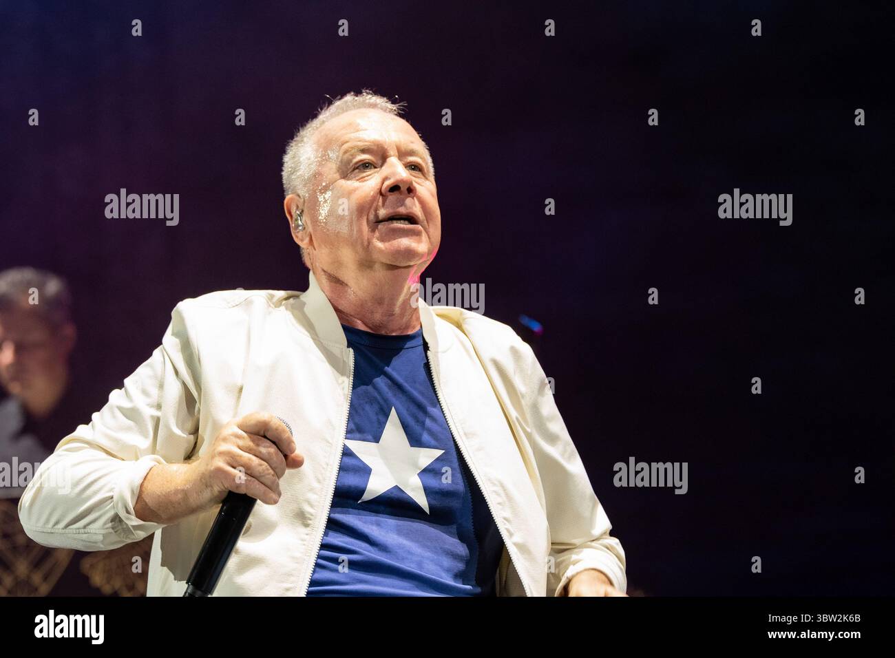 Arena, Verona, Italia, 15 luglio 2025, Jim Kerr (Simple Minds) durante Simple Minds - Concerto musicale Foto Stock