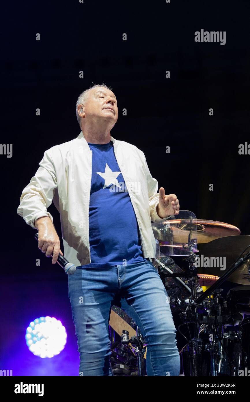 Arena, Verona, Italia, 15 luglio 2025, Jim Kerr (Simple Minds) durante Simple Minds - Concerto musicale Foto Stock