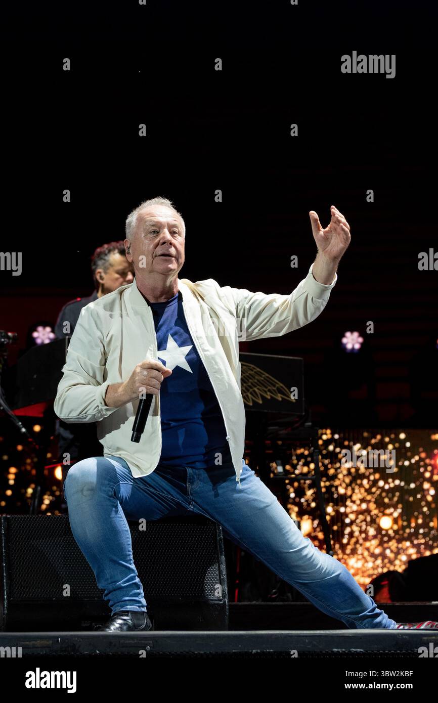 Arena, Verona, Italia, 15 luglio 2025, Jim Kerr (Simple Minds) durante Simple Minds - Concerto musicale Foto Stock