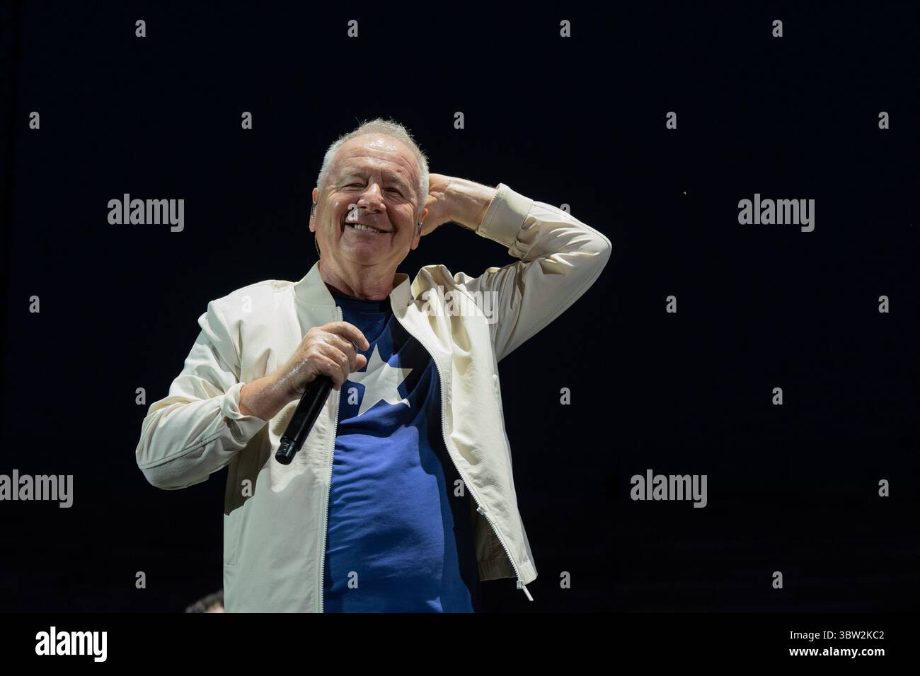 Arena, Verona, Italia, 15 luglio 2025, Jim Kerr (Simple Minds) durante Simple Minds - Concerto musicale Foto Stock