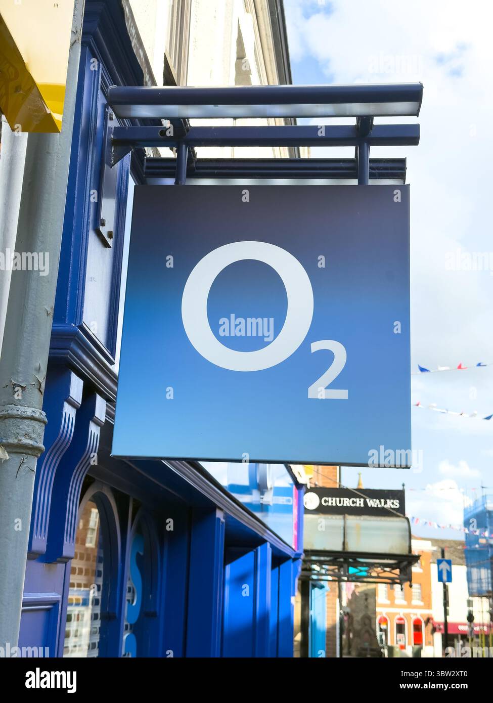 Logo O2 Shop a Ormskirk Lancashire Regno Unito 2025 Foto Stock