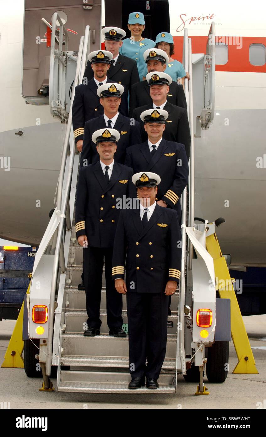 28 AGOSTO 2002 - IL TOUR GLOBALE K25984AR SPIRIT OF FRIENDSHIP SI FERMA ALL'AEROPORTO JFK, NYC 08/28/02. (Immagine di credito: © Andrea Renault/ZUMA Wire) Foto Stock