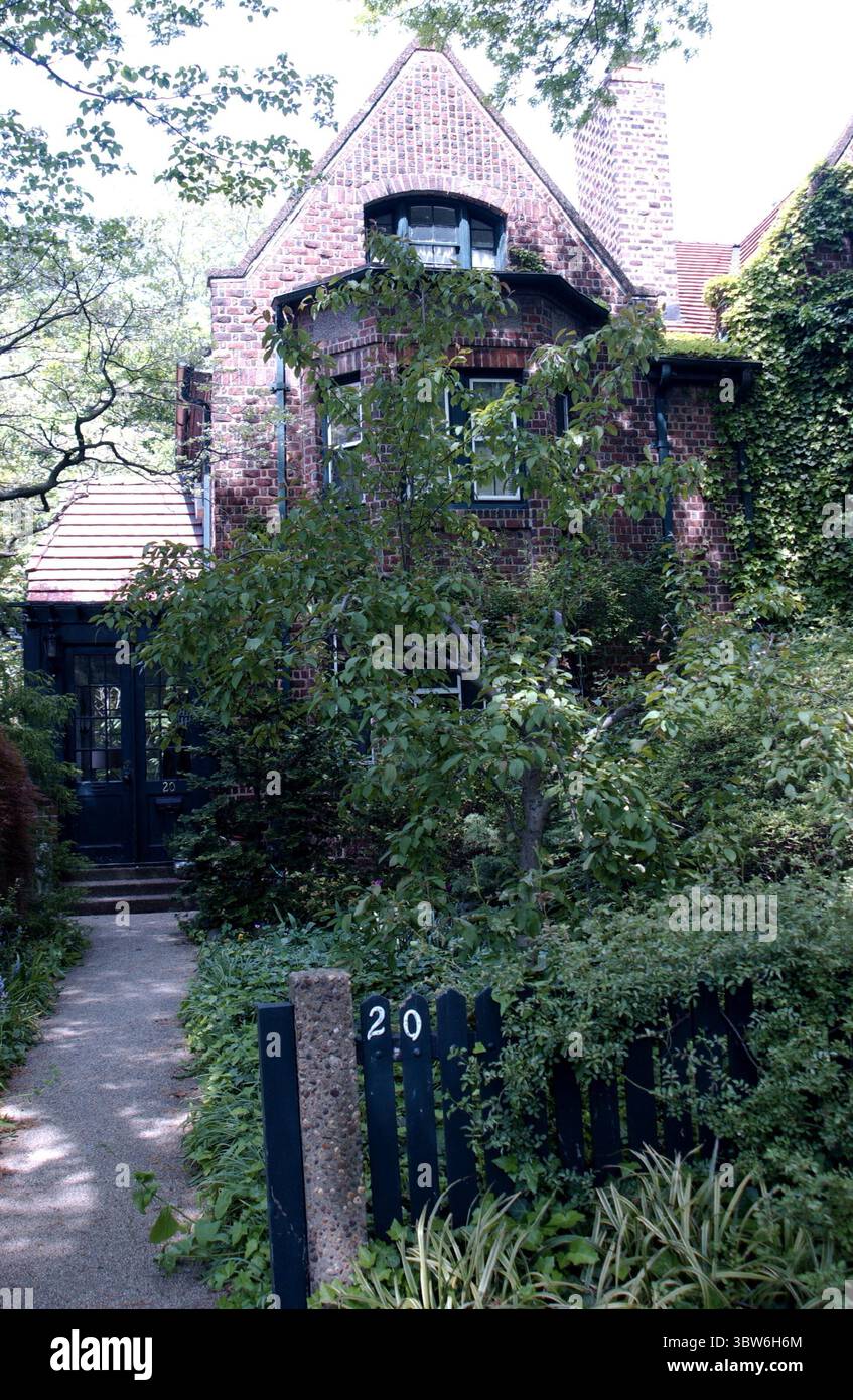 1 GENNAIO 2011 - K24986AR: .20 INGRAM STREET. CASA DI PETER PARKER IN THE SPIDERMAN COMICS..CHE PER CASO È DI PROPRIETÀ DI UNA DONNA IL CUI COGNOME È ''PARKER'' .NEW YORK CITY 05/08/02. (Immagine di credito: © Andrea Renault/ZUMA Wire) Foto Stock