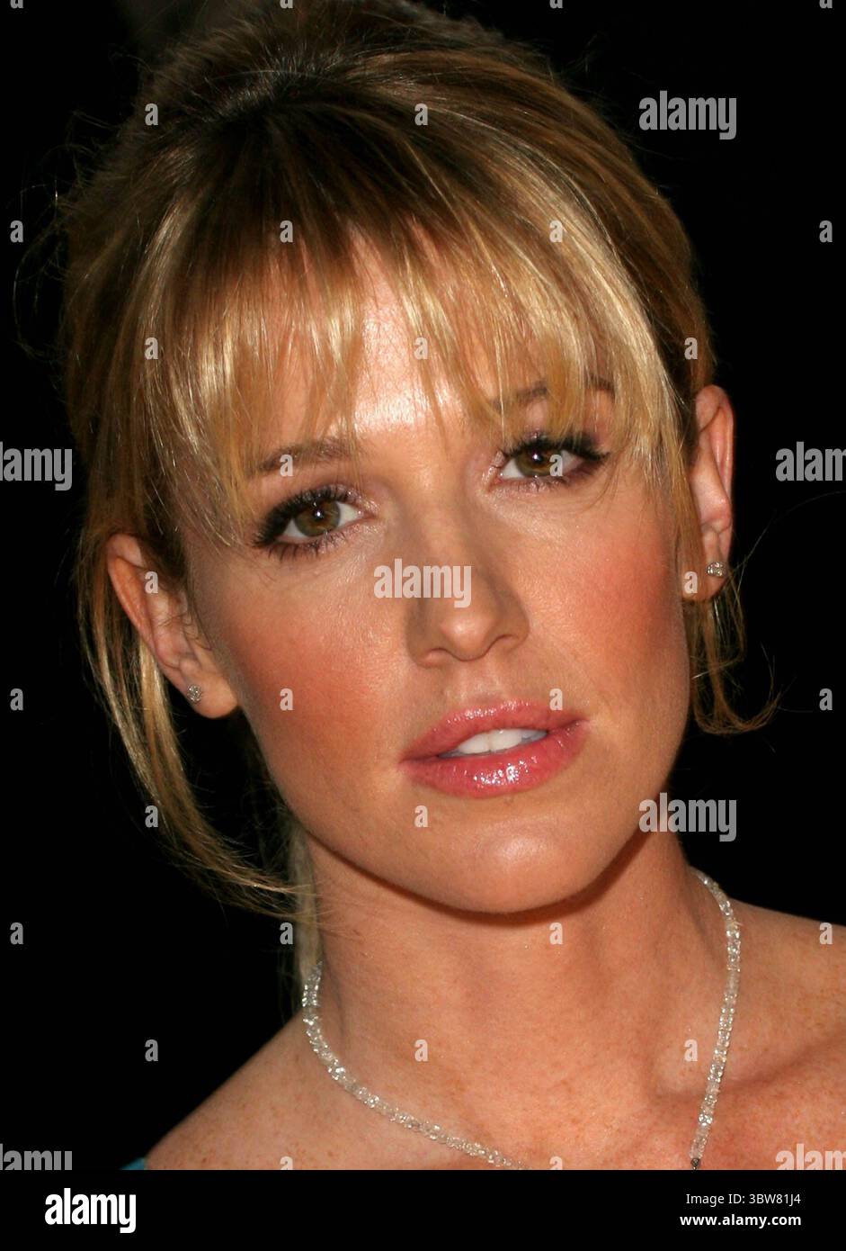 9 gennaio 2005 - Beverly Hills, CA, Stati Uniti - 09 gennaio 2005 - Pasadena, California - Poppy Montgomery. 31° premio annuale People's Choice che si tiene presso l'Auditorium Civico di Pasadena. Credito fotografico: (Immagine di credito: © Glenn Weiner/ZUMA Wire) Foto Stock