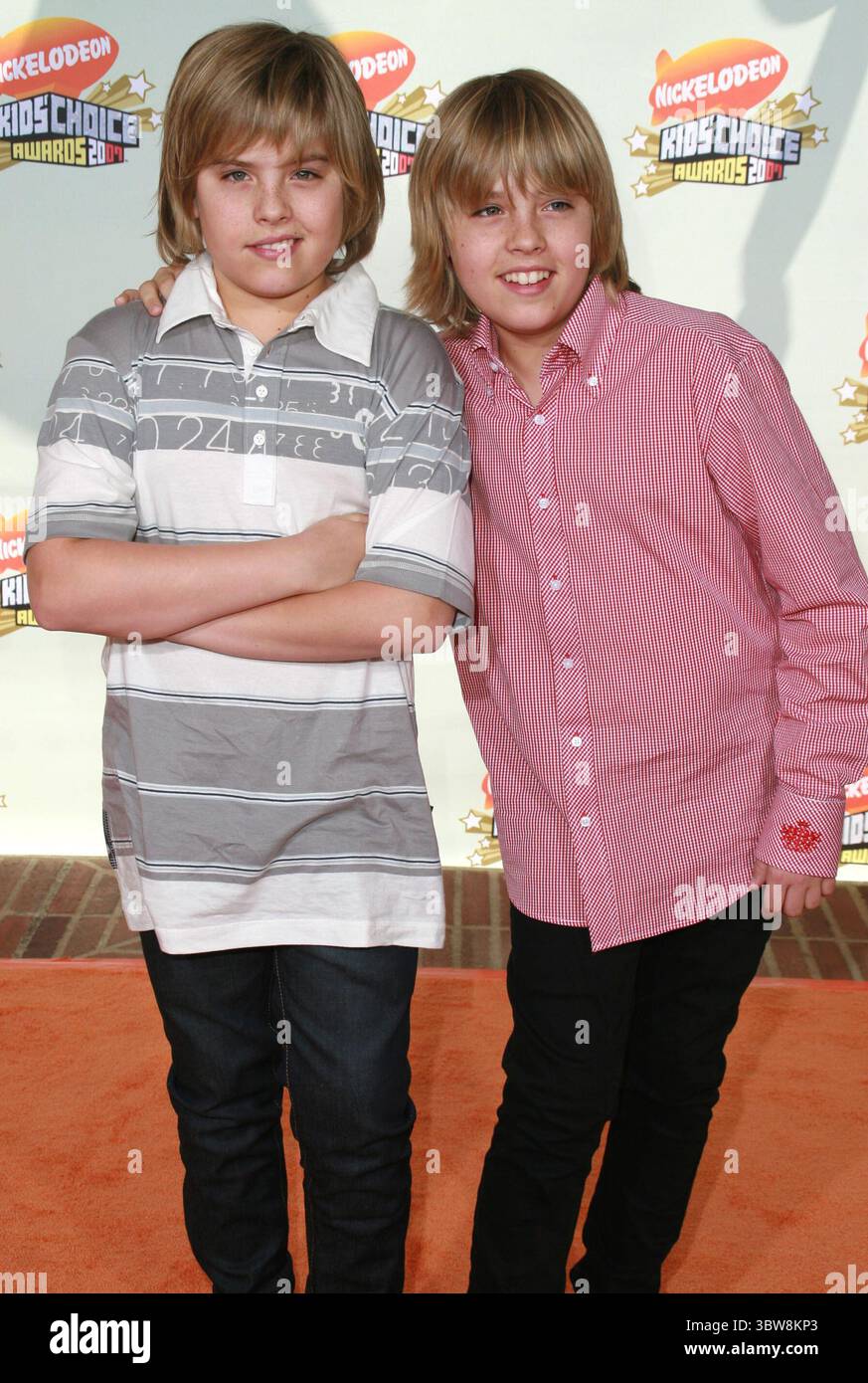 31 marzo 2007 - Westwood, California, Stati Uniti - 31 marzo 2007 - Westwood, California - Dylan Sprouse e Cole Sprouse. Ventesimo premio annuale Nickelodeon Kids' Choice Awards tenutosi al Pauley Pavilion dell'UCLA. Foto di Charles Harris/AdMedia (immagine di credito: © Glenn Weiner/ZUMA Wire) Foto Stock