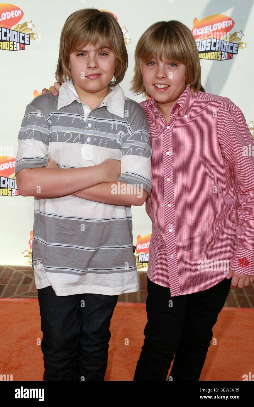 31 marzo 2007 - Westwood, California, Stati Uniti - 31 marzo 2007 - Westwood, California - Dylan Sprouse e Cole Sprouse. Ventesimo premio annuale Nickelodeon Kids' Choice Awards tenutosi al Pauley Pavilion dell'UCLA. Foto di Charles Harris/AdMedia (immagine di credito: © Glenn Weiner/ZUMA Wire) Foto Stock