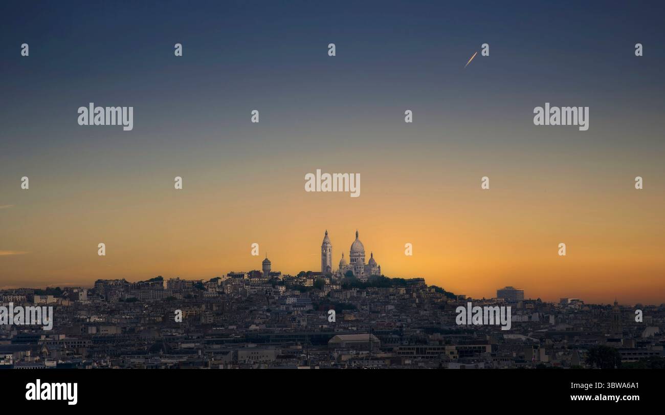 La Basilica del Sacro cuore, una chiesa cattolica romana sulla cima di Montmartre, a Parigi, Francia. Foto Stock