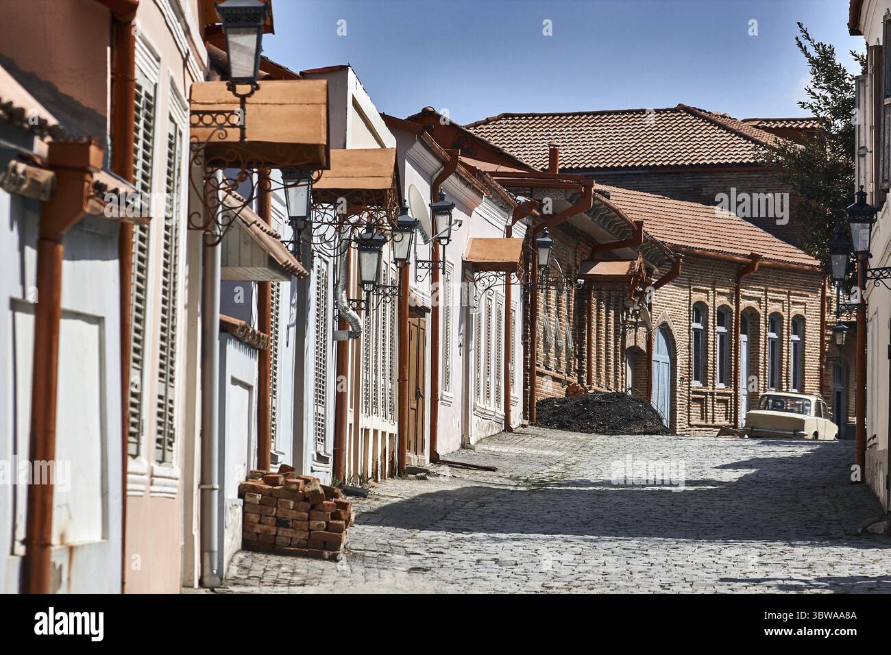 Strada pittoresca a Sighnaghi Signagi, Kakheti, Georgia. Sighnaghi è conosciuta come Love City in Georgia. Europa. Viaggia Foto Stock