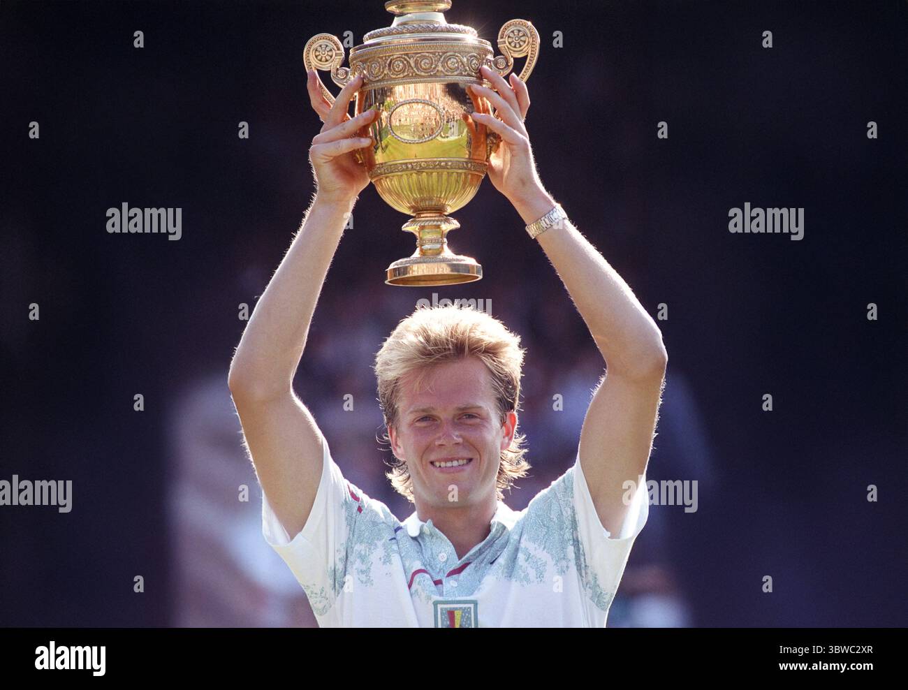 Mens singles vincitore Stefan Edberg a Wimbledon Lawn Tennis Championships 1990 Foto Stock