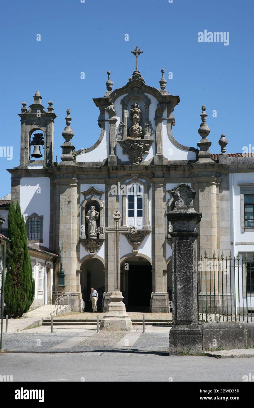 Convento de Santa Clara Guimaraes, nel distretto di Braga, la capitale della subregione Ave, e situato nella storica provincia di Minho in Portogallo Foto Stock