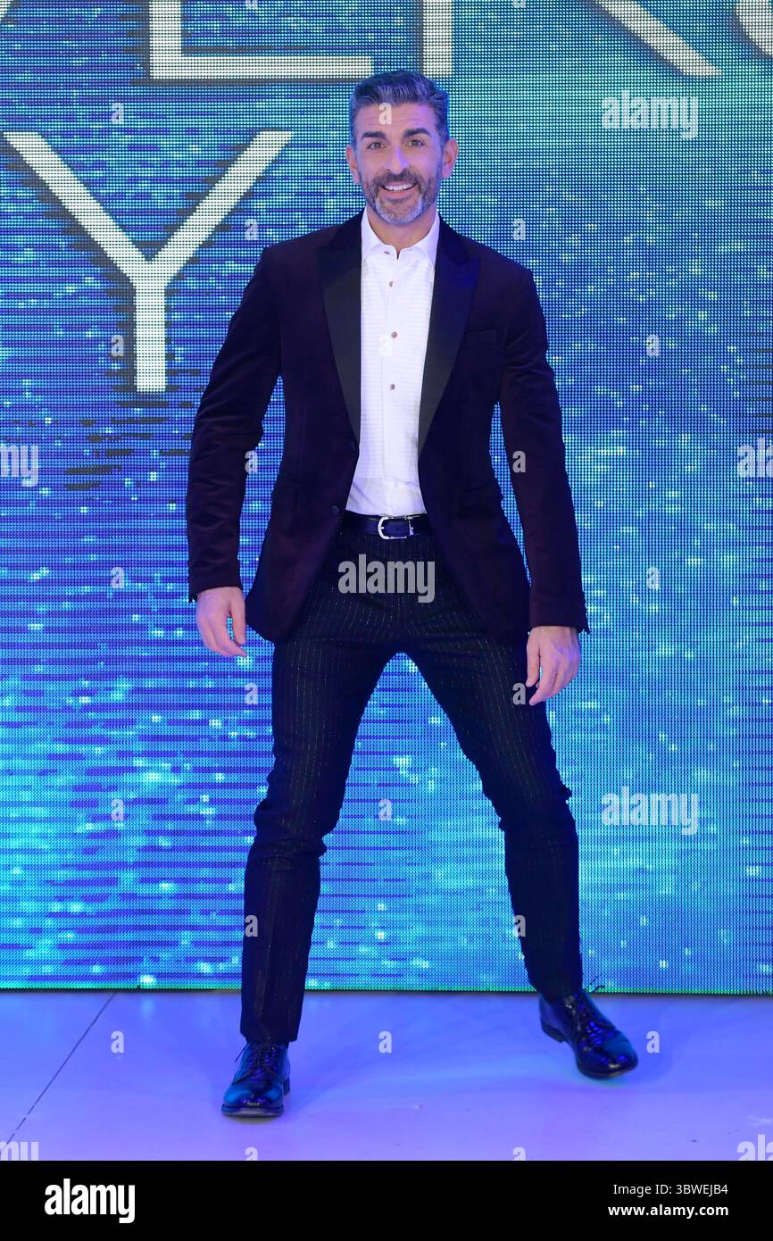 21 dicembre 2020, Roma, Italia: Simone di Pasquale visto durante il concorso finale di Miss Universo Italia 2020 ai Gold Studios..la vincitrice dell'Italia Viviana Vizzini gareggerà con altre Miss Universo provenienti da tutto il mondo nella finale a Las Vegas il 14 febbraio 2021. (Immagine di credito: © Mario Cartelli/SOPA Images via ZUMA Wire) Foto Stock