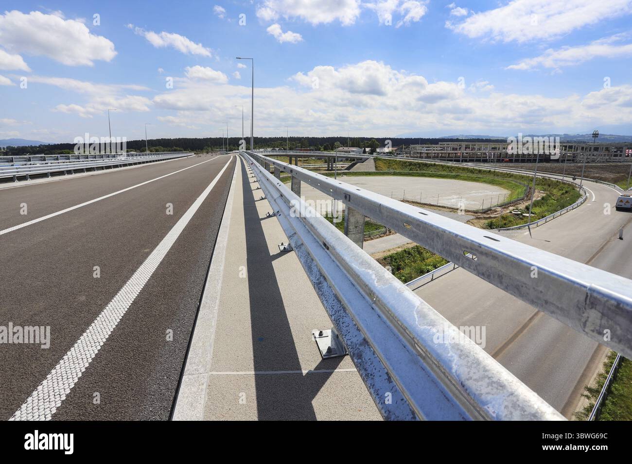 Costruzione di una nuova sezione del percorso S7 a Nowy Targ. Foto Stock