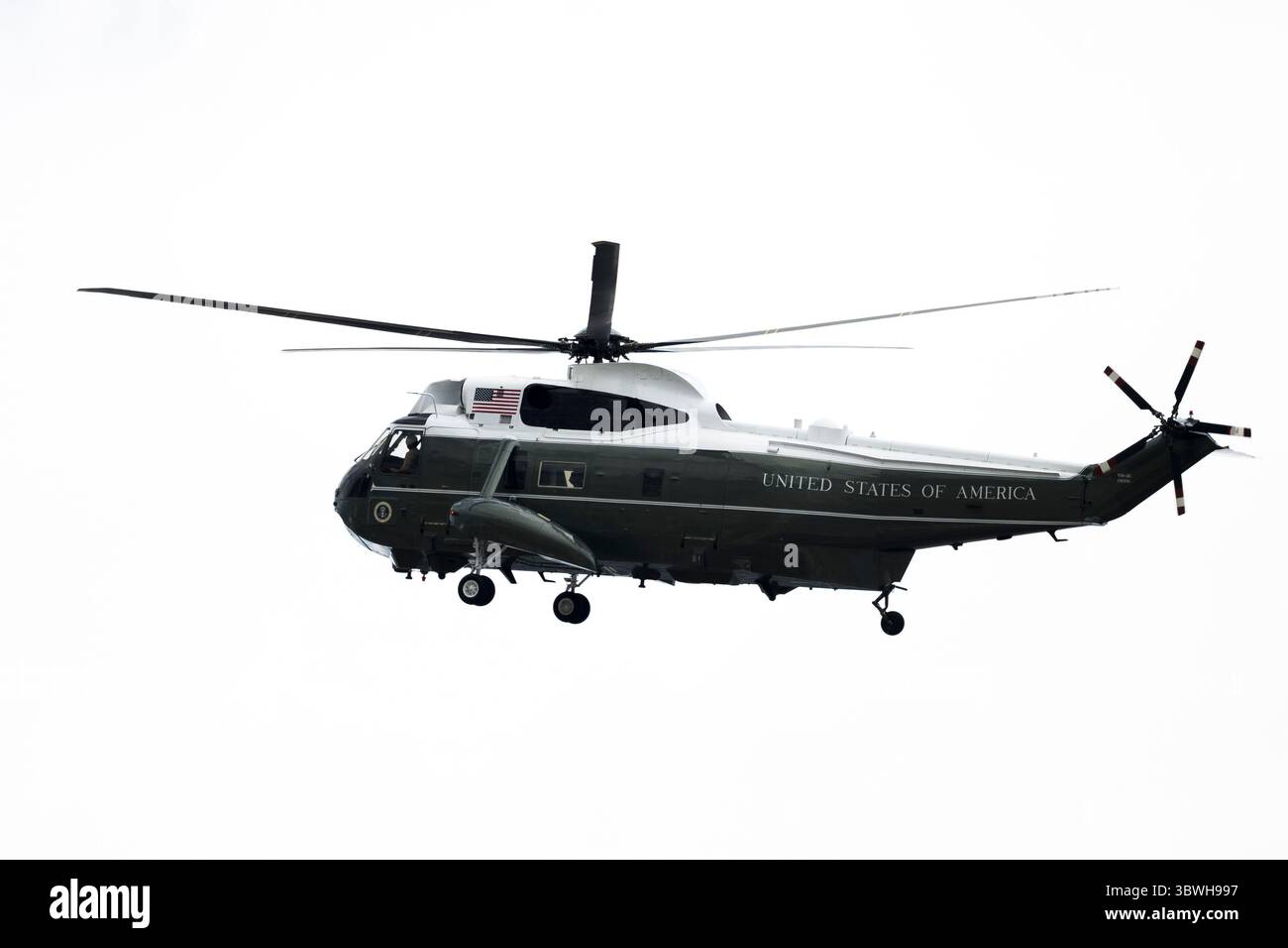 Marine One sorvola lo stadio MetLife prima della finale di calcio della Coppa del mondo per club tra il Chelsea FC e il Paris Saint-Germain FC. Foto Stock