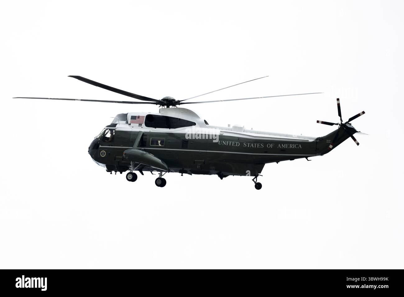 Marine One sorvola lo stadio MetLife prima della finale di calcio della Coppa del mondo per club tra il Chelsea FC e il Paris Saint-Germain FC. Foto Stock