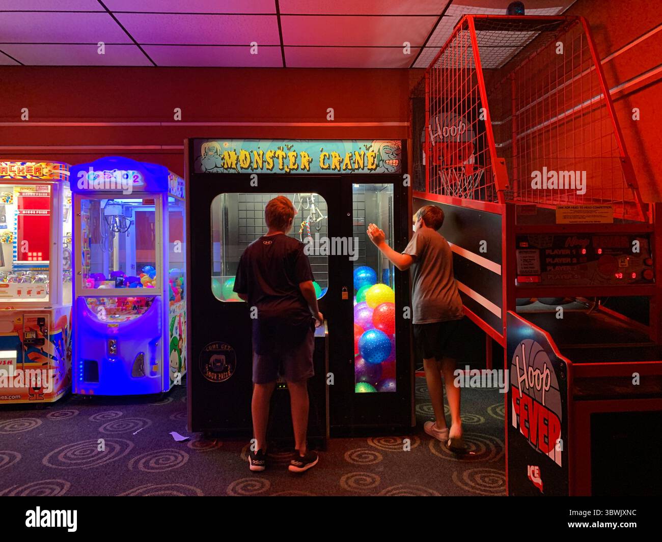 19 giugno 2021, SARASOTA, FLORIDA, Stati Uniti: Bowlmor AMF bowling. (Immagine di credito: © John Marshall Mantel/ZUMA Wire) Foto Stock 19 giugno 2021, SARASOTA, FLORIDA, Stati Uniti: Bowlmor AMF bowling. (Immagine di credito: © John Marshall Mantel/ZUMA Wire) Foto Stock