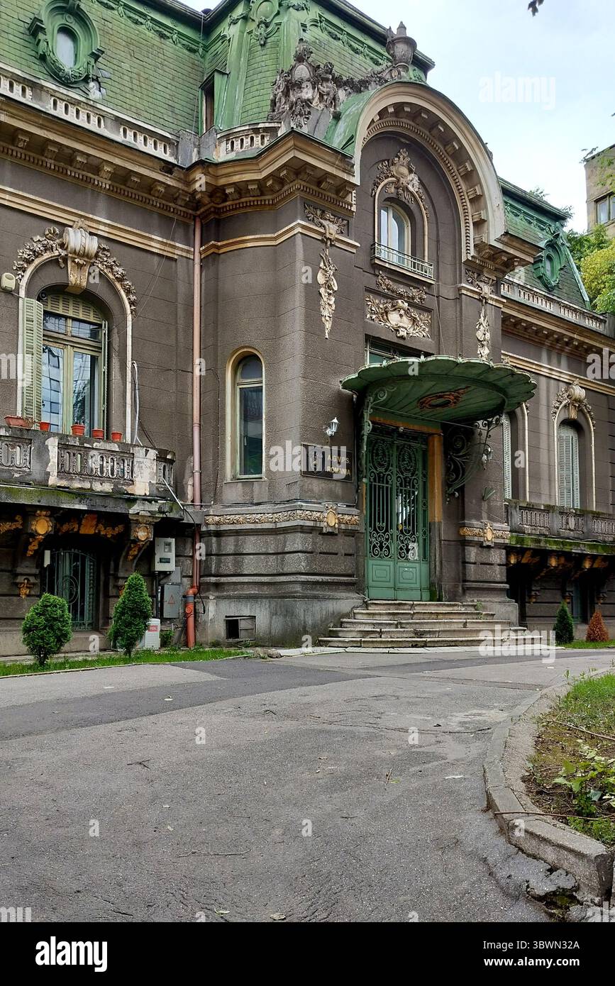 Bercovici House, edificio storico decorato Belle Epoque con intricati dettagli architettonici, al Calea Mosilor 126, Bucarest, Romania Foto Stock