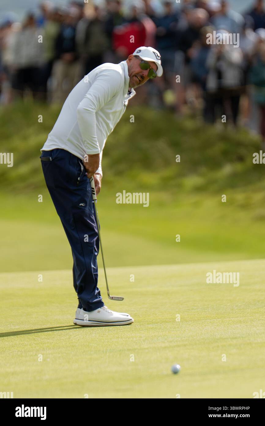 Portrush, Irlanda. 17 luglio 2025. Phil Mickelson durante il primo round del 153rd Open Championship a Royal Portrush. Crediti: Tim Gray/Alamy Live News Foto Stock