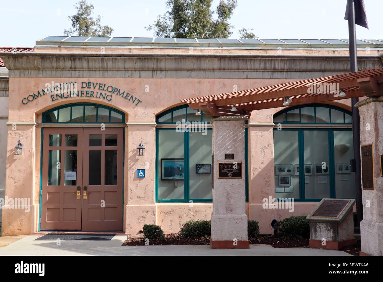 Covina, California: Covina Community Development and Engineering Department Building Exterior Foto Stock