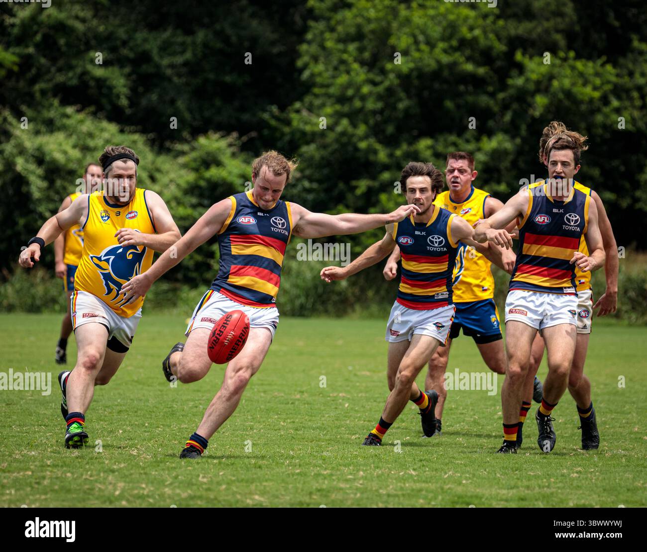 12 giugno 2021, Austin, Texas, Stati Uniti: Partita della United States Australian Football League tra i dingo Austin Crows e Dallas all'Onion Creek Soccer Complex di Austin, Texas. (Immagine di credito: © Ralph Arvesen/ZUMA Press) Foto Stock